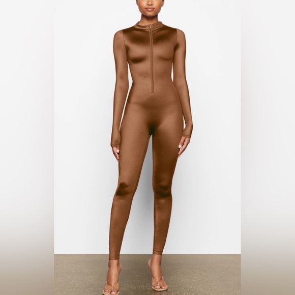 SKIMS All in One Shine Mock Neck Long Sleeve Onesie Catsuit in Caramel Size XL - Picture 3 of 14